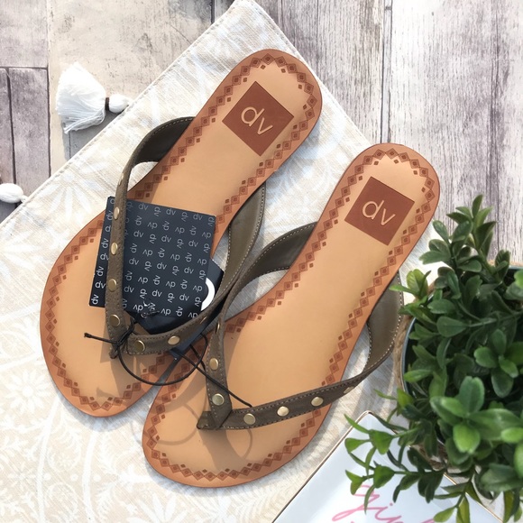 DV by Dolce Vita Shoes - NWT DV Dolce Vita Bel stud flip flop SZ 7